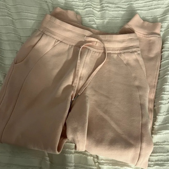 Lululemon Scuba Joggers - Picture 4 of 5